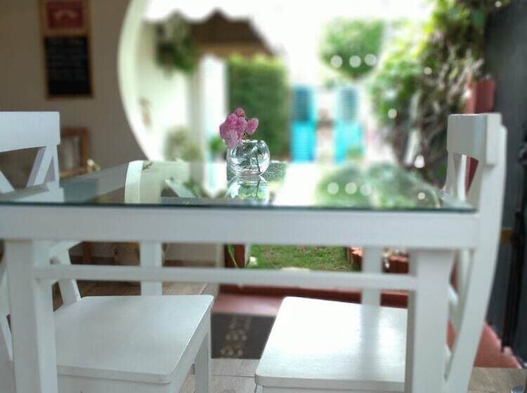 Via Emilia Bed And Breakfast Restaurante