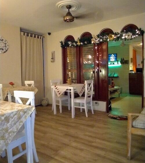 Via Emilia Bed And Breakfast Restaurante