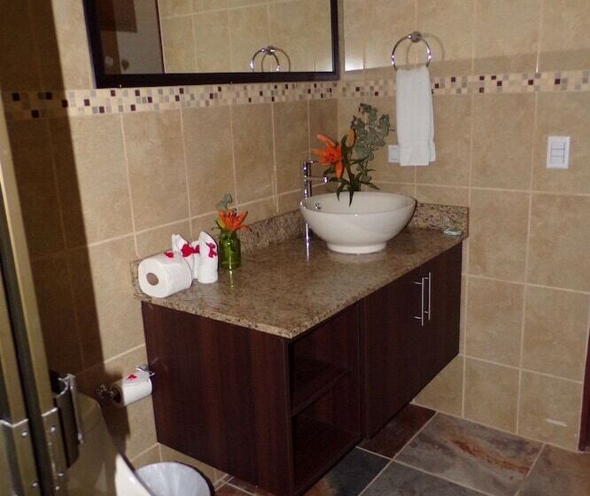 Mycasa's Bed And Breakfast