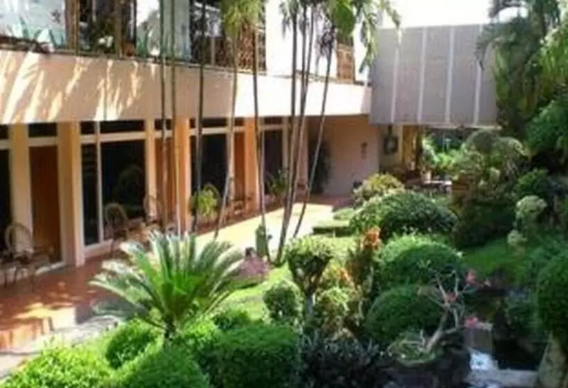 Hotel Safari