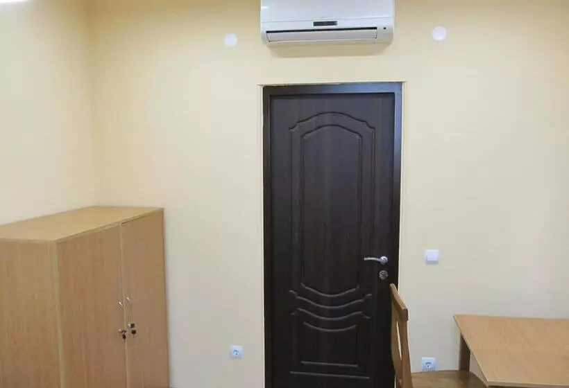Retkeilymaja Mini Hotel Na Pidgradskiy