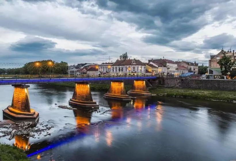 Retkeilymaja Mini Hotel Na Pidgradskiy