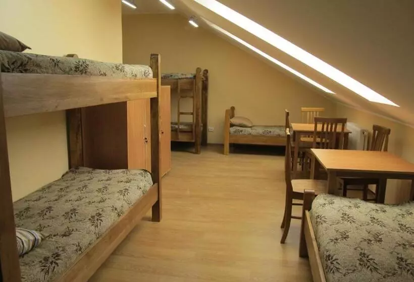 Retkeilymaja Mini Hotel Na Pidgradskiy