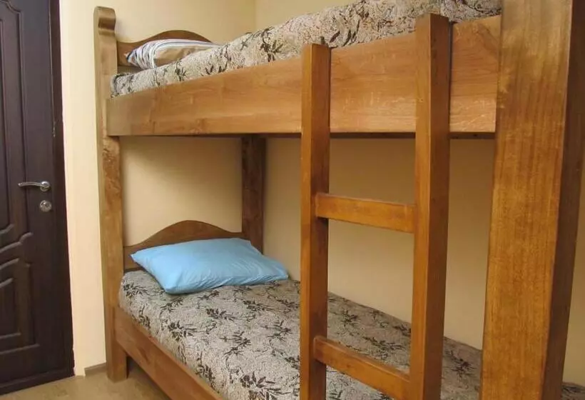 Retkeilymaja Mini Hotel Na Pidgradskiy