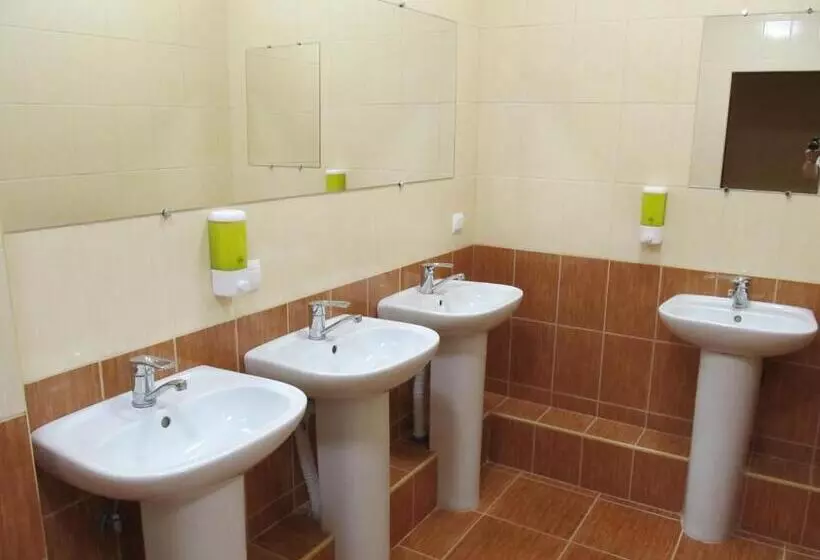 Retkeilymaja Mini Hotel Na Pidgradskiy