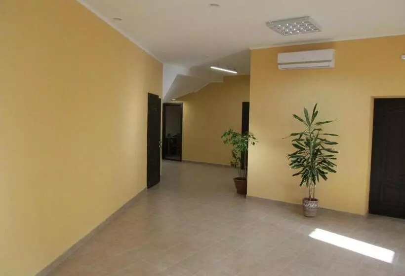 Retkeilymaja Mini Hotel Na Pidgradskiy