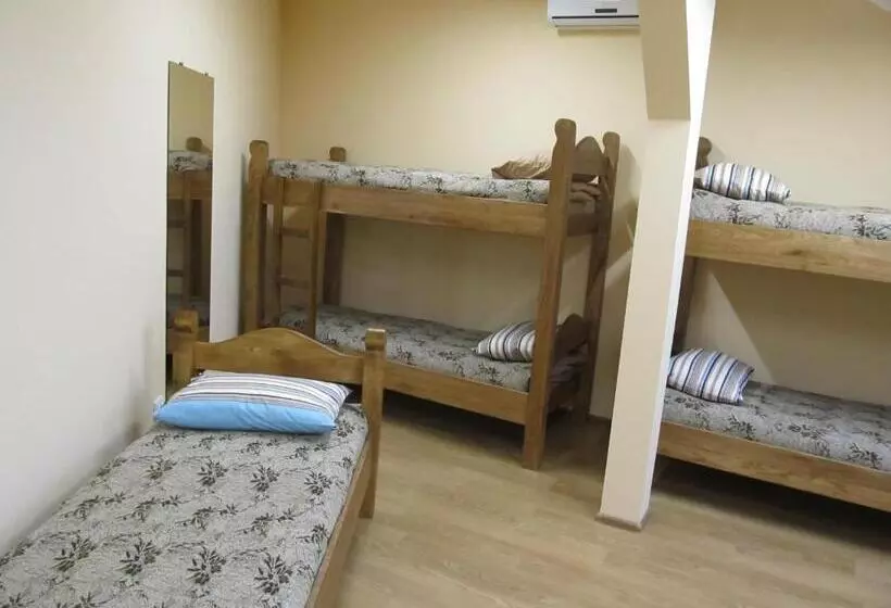 Retkeilymaja Mini Hotel Na Pidgradskiy