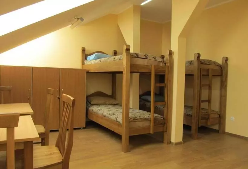 Retkeilymaja Mini Hotel Na Pidgradskiy