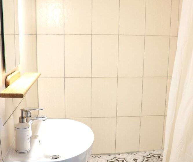 تختخواب و صبحانه Maison Blanche Kyiv City Center