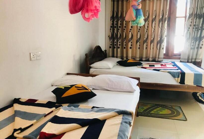 تختخواب و صبحانه Peters Inn