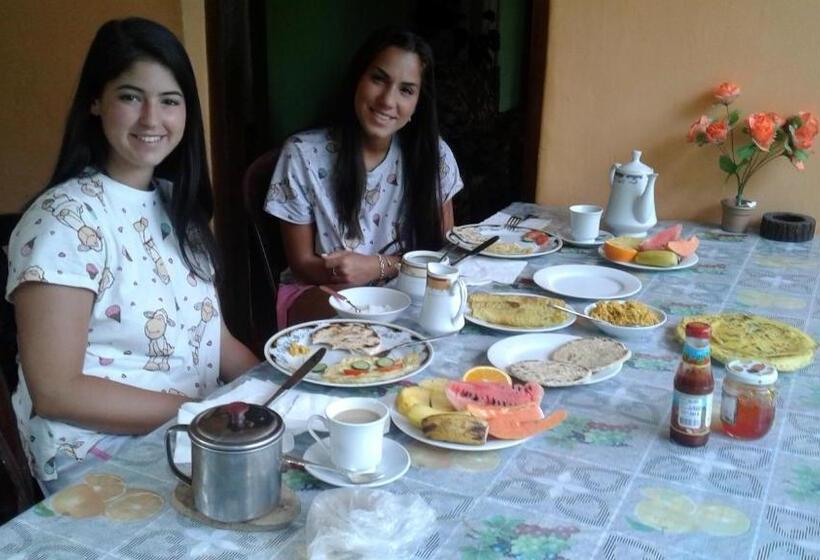 تختخواب و صبحانه Peters Inn