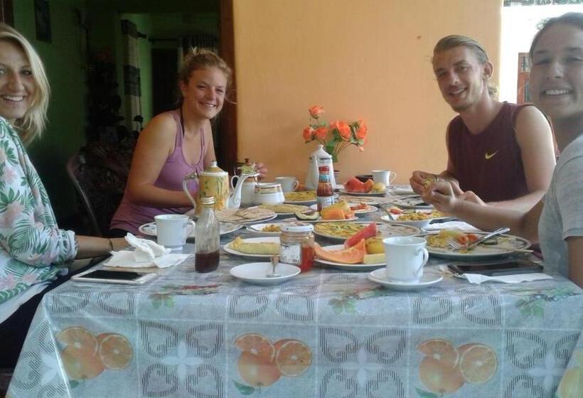 تختخواب و صبحانه Peters Inn