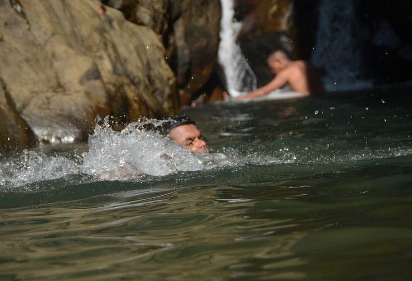 ベッドアンドブレックファースト Sapphire Holiday Resort