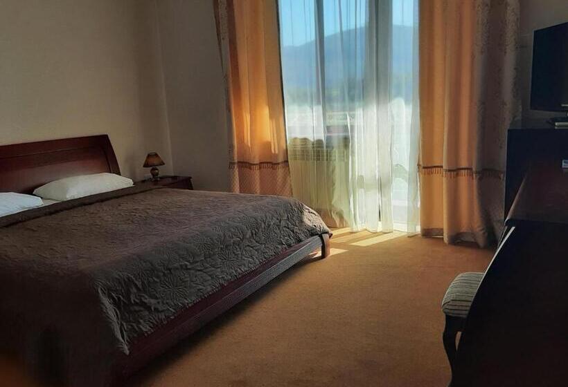 هتل срібний водограй