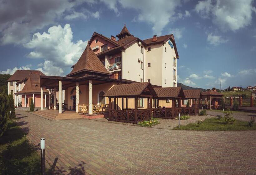 هتل срібний водограй