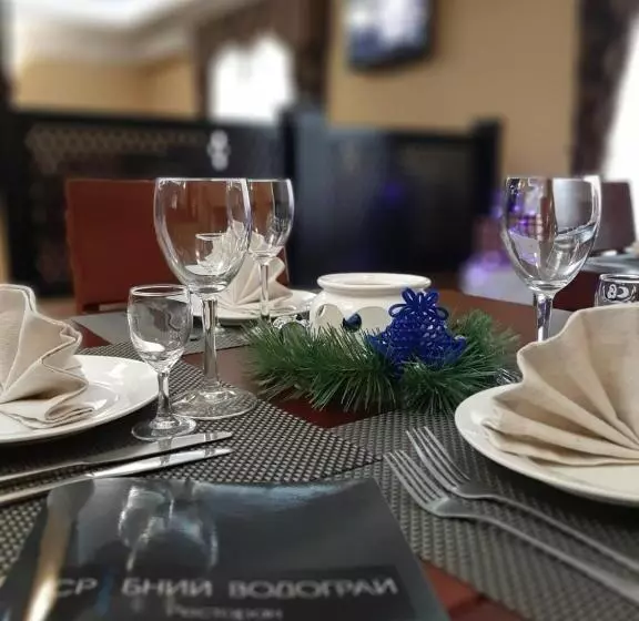 هتل срібний водограй