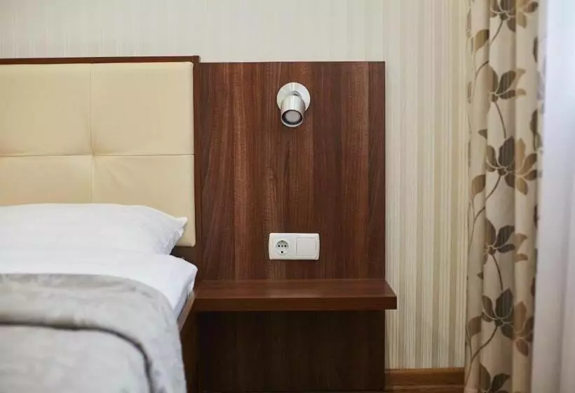 Hotel Three Crowns