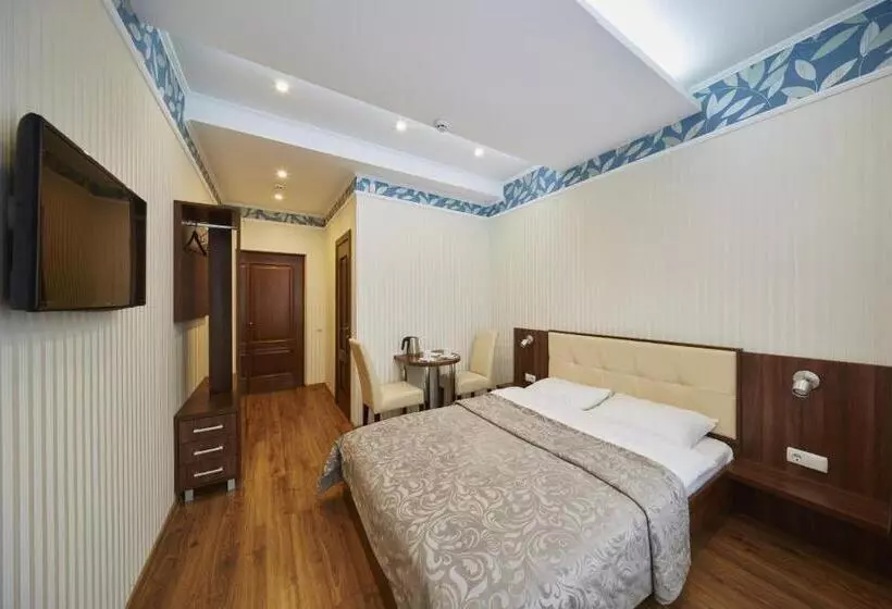 Hotel Three Crowns