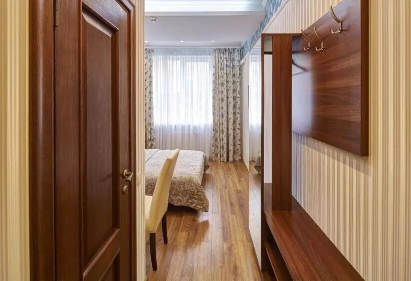 Hotel Three Crowns