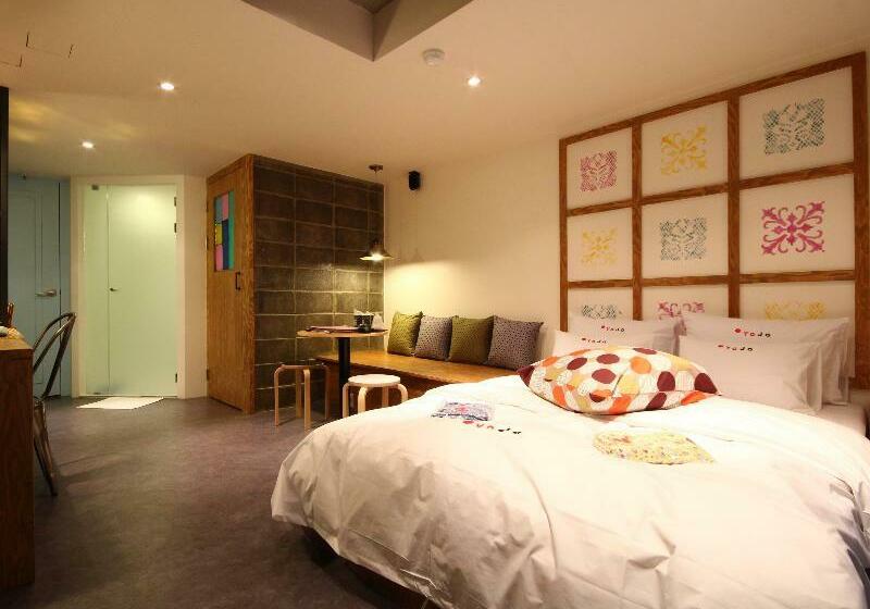 Motel Yaja Lotte Department Store