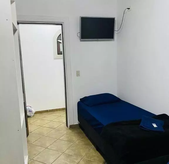 ホテル Hostel Anprado 3