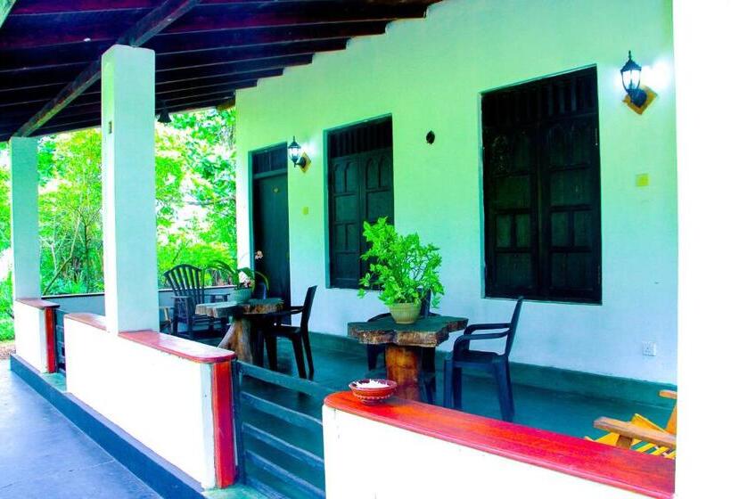 Bed and Breakfast Banana Rest Sigiriya