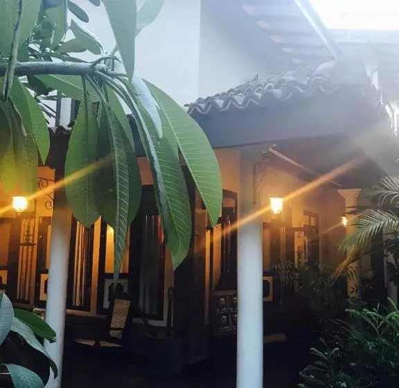 تختخواب و صبحانه Indika S Residence
