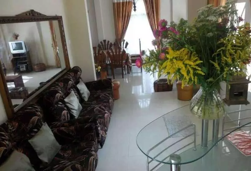 تختخواب و صبحانه Maples Holiday Resort