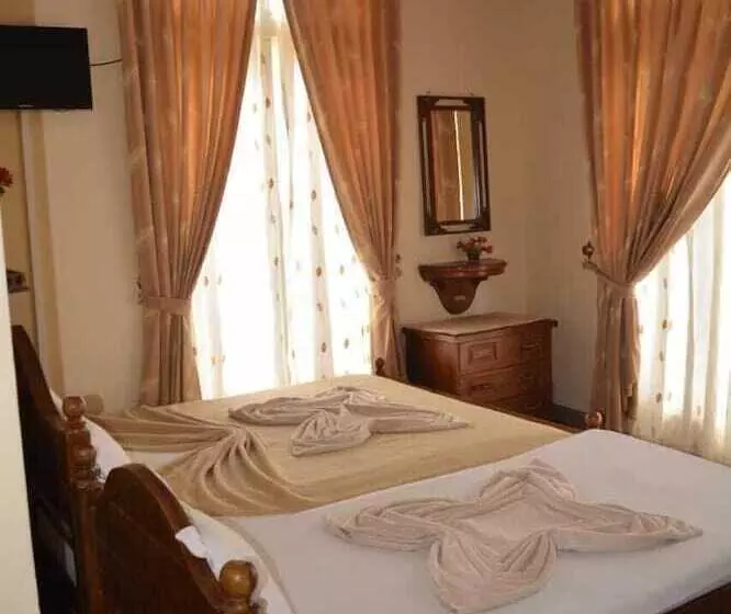 تختخواب و صبحانه Maples Holiday Resort