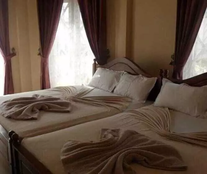 تختخواب و صبحانه Maples Holiday Resort