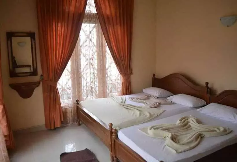 تختخواب و صبحانه Maples Holiday Resort