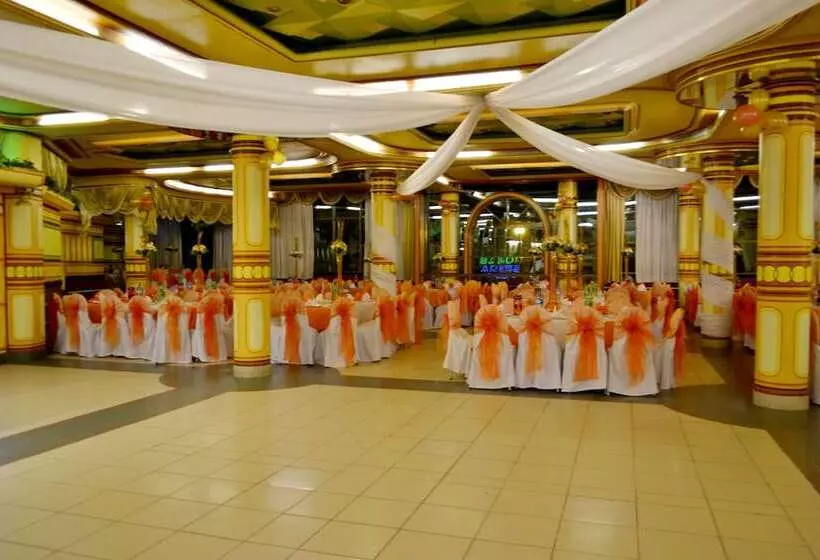هتل Golden Palace