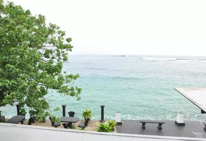 هتل Goviyapana Beach