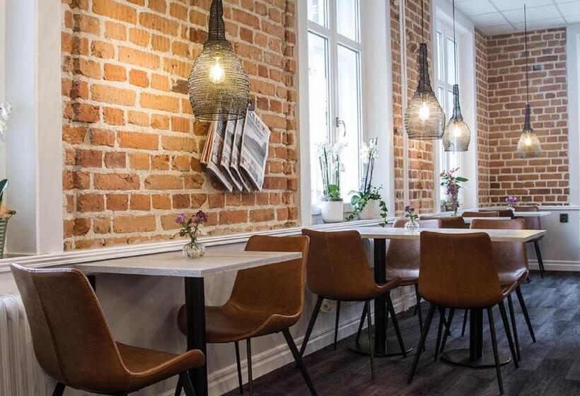 בית מלון כפרי Livin Station