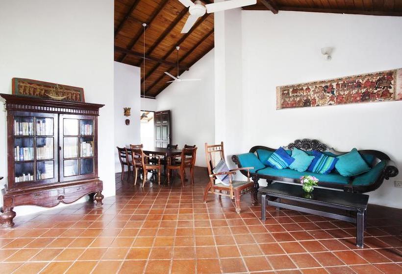 בית מלון כפרי Surf Lanka