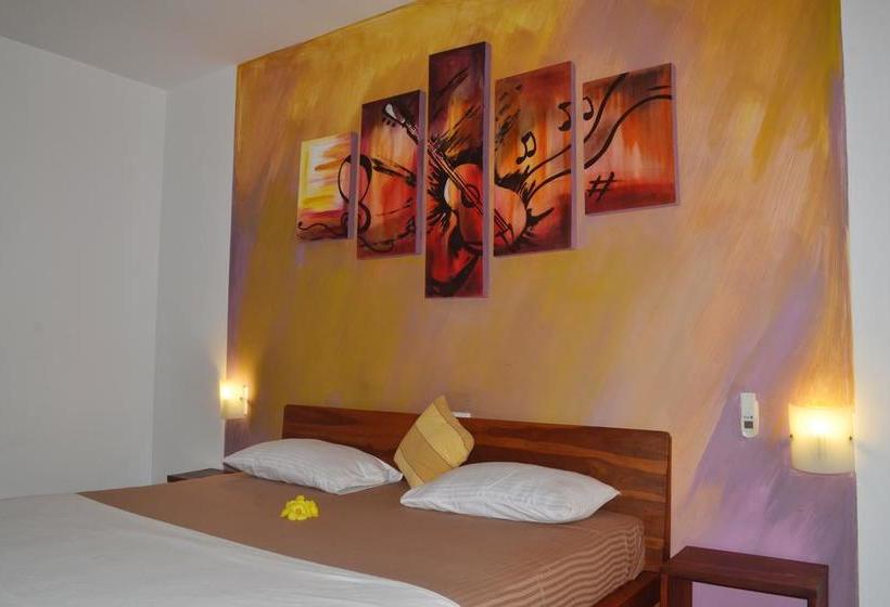 בית מלון כפרי Surf Lanka