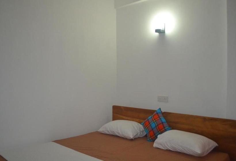 בית מלון כפרי Surf Lanka