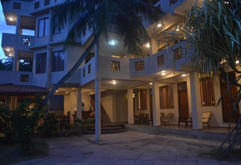 בית מלון כפרי Surf Lanka