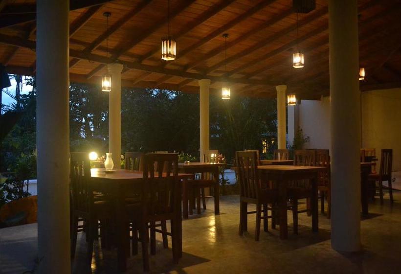 בית מלון כפרי Surf Lanka