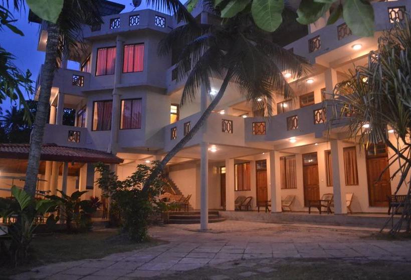 בית מלון כפרי Surf Lanka