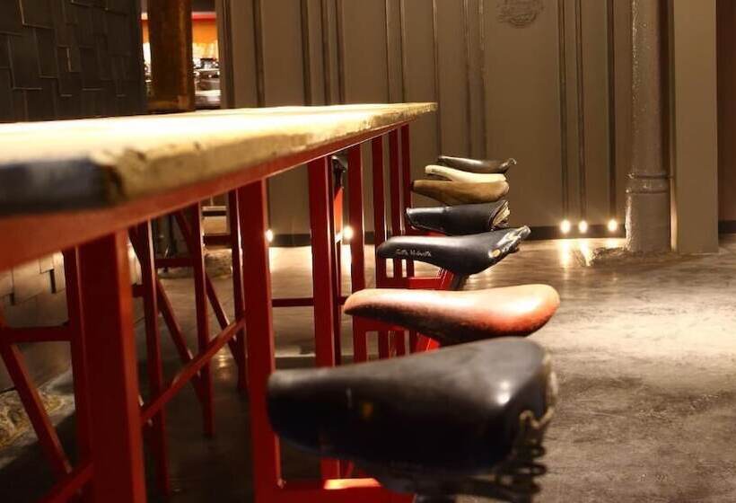 Poshtel Bilbao  Premium Hostel