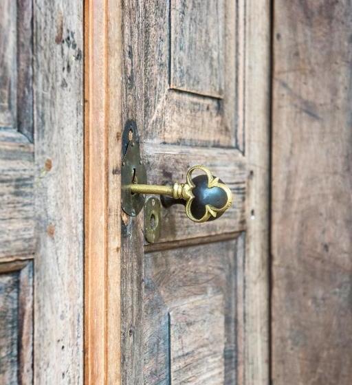 Resort The Kandy Samadhicentre