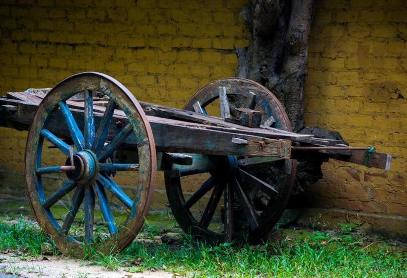 Resort The Kandy Samadhicentre