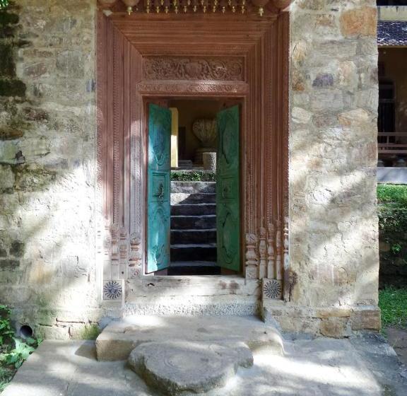 Resort The Kandy Samadhicentre