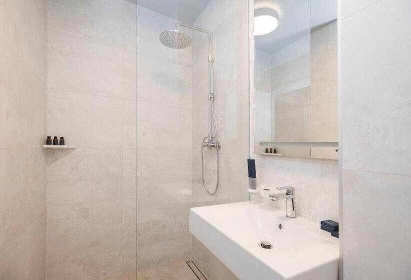 هاستل Roze Park Rooms