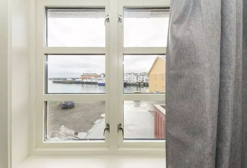 Retkeilymaja Statsbuene I Kabelvåg