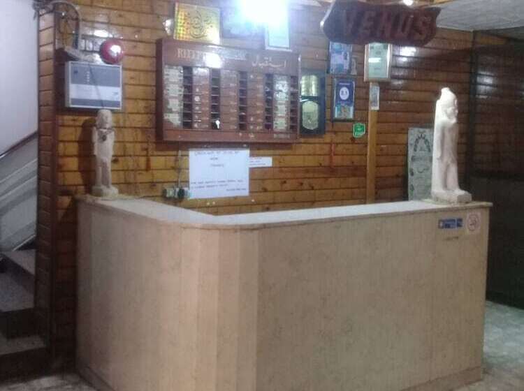 هاستل Venus Hotel Luxor 日本人 大歓迎