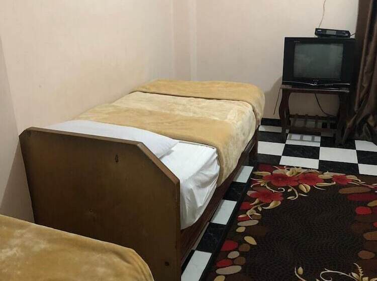 هاستل Venus Hotel Luxor 日本人 大歓迎