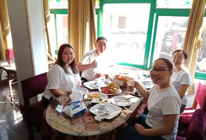هاستل Venus Hotel Luxor 日本人 大歓迎