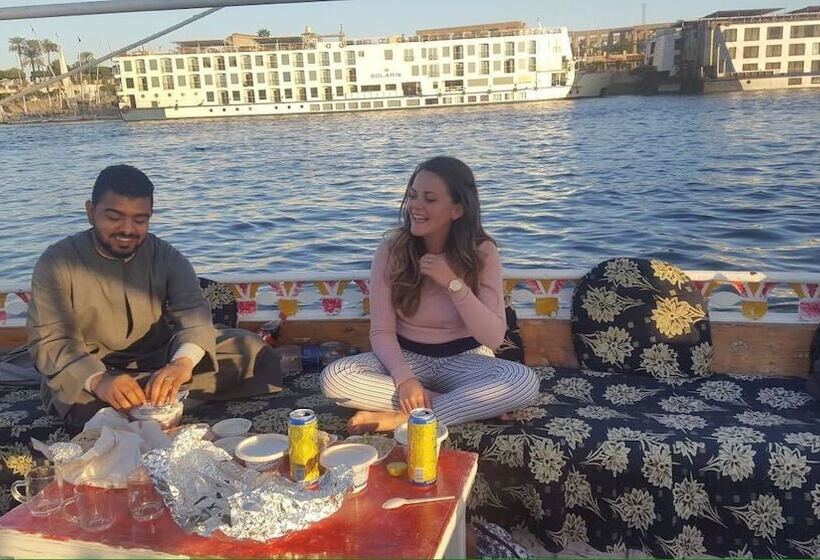 هاستل Venus Hotel Luxor 日本人 大歓迎